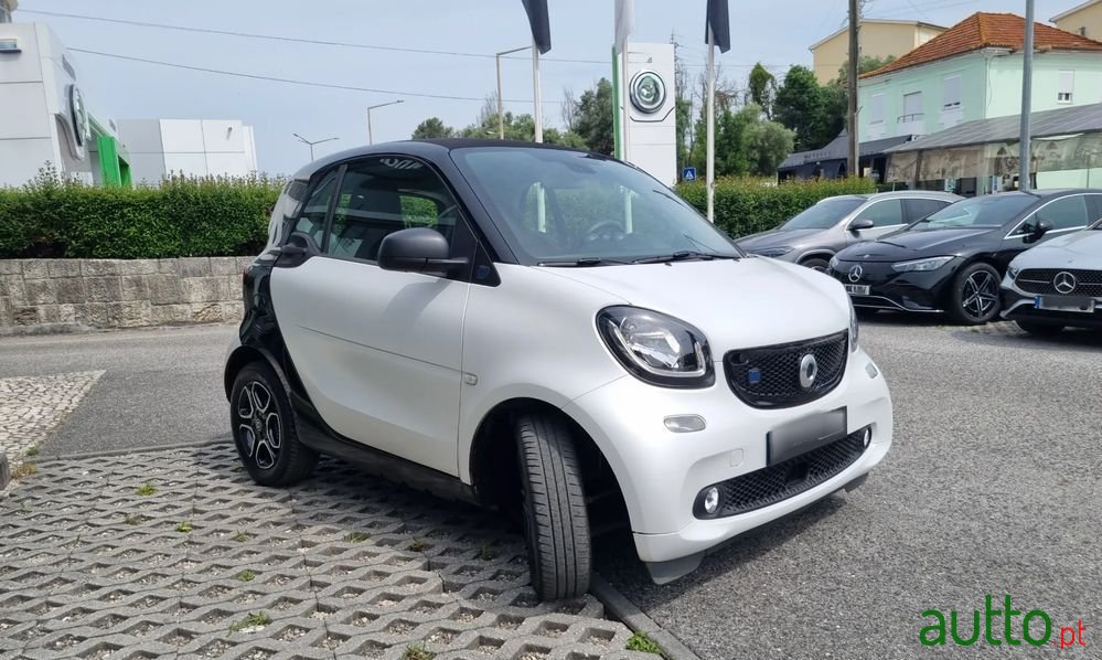 2020' Smart Fortwo Electric Drive Passion photo #2