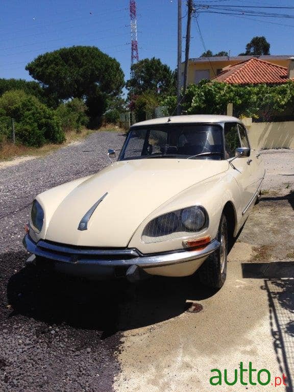 1970' Citroen DS photo #1