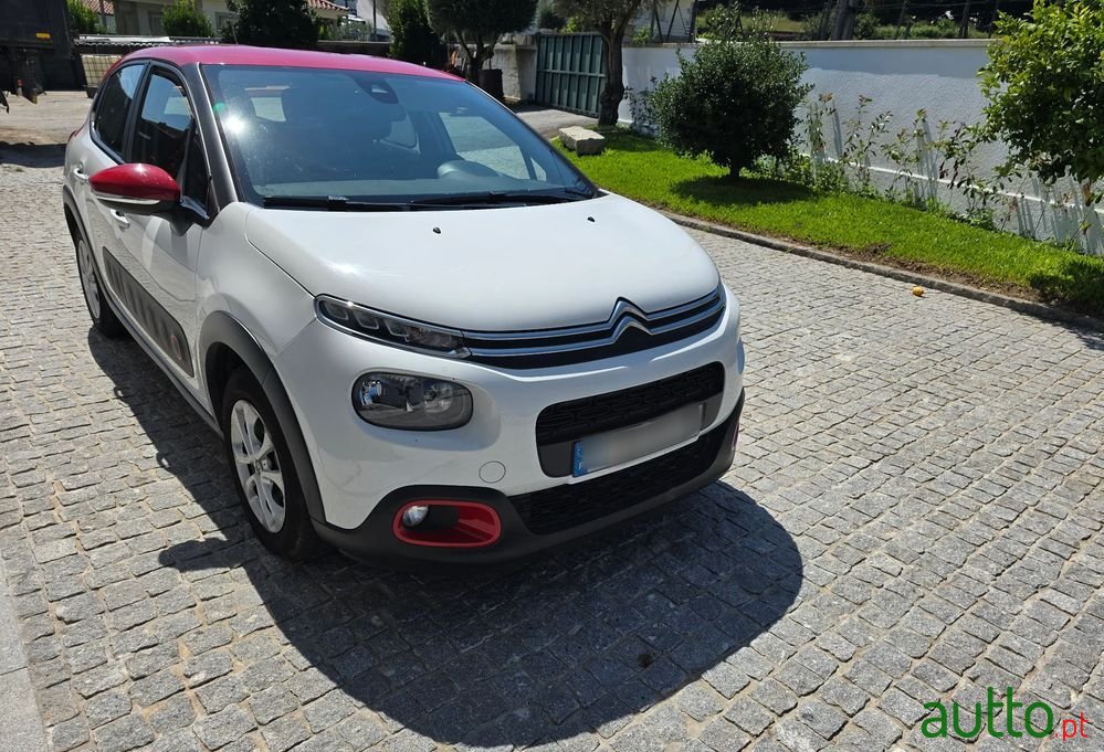 2019' Citroen C3 1.2 Puretech Feel photo #2