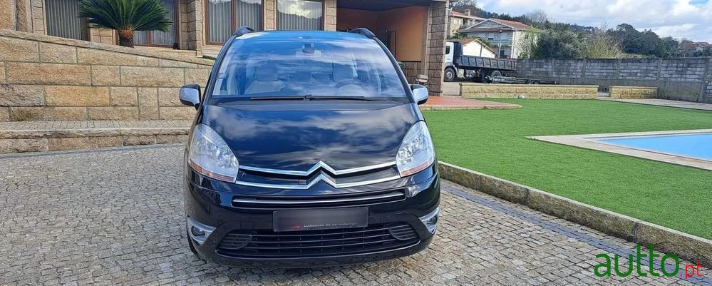 2007' Citroen C4 Grand Picasso photo #2