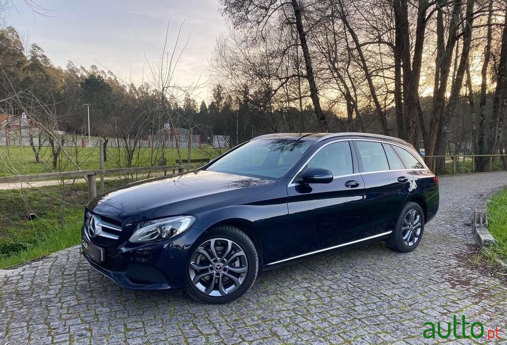 2018' Mercedes-Benz Classe C photo #2