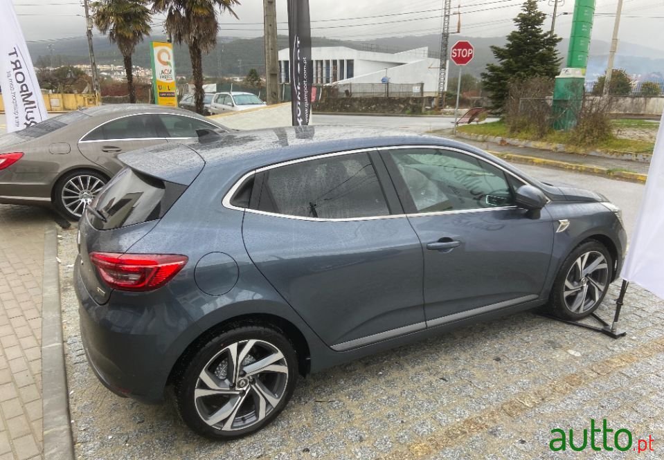 2021' Renault Clio photo #4