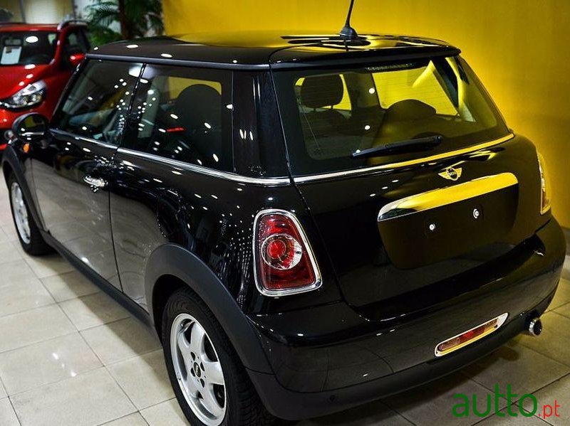 2013' MINI One 1.6D Sport photo #2