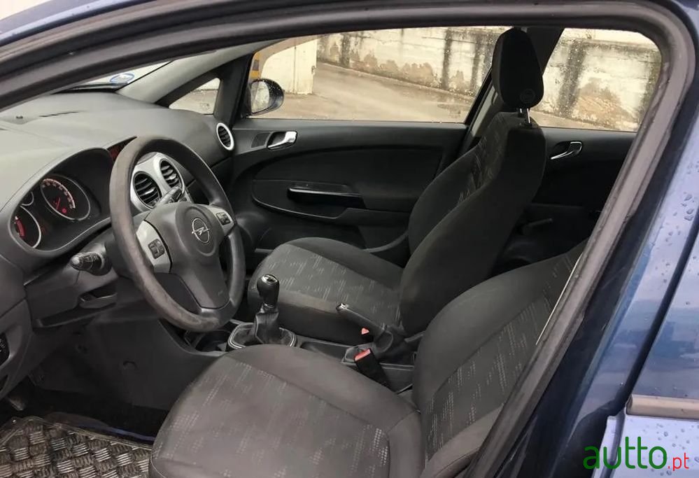 2012' Opel Corsa photo #5