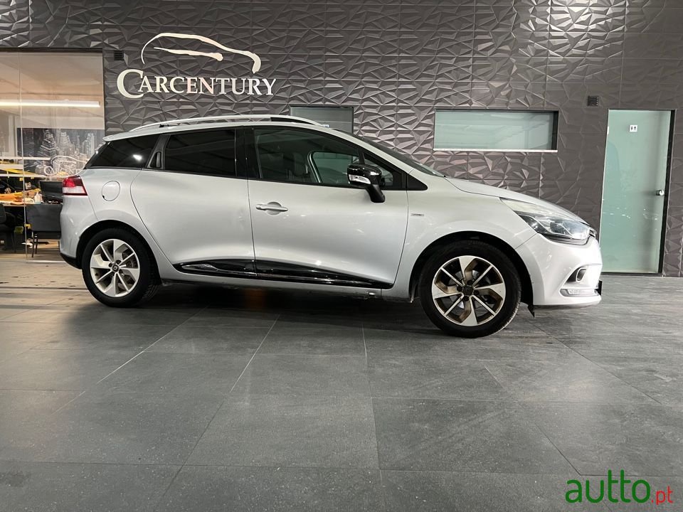 2018' Renault Clio Sport Tourer photo #1
