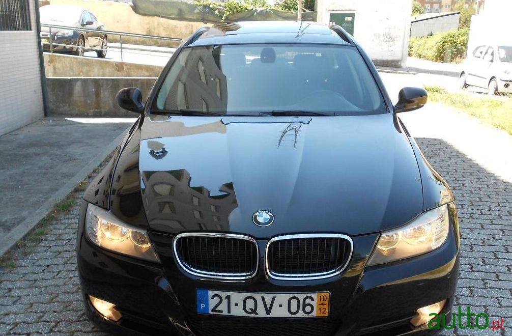 2010' BMW 320 d Touring photo #2