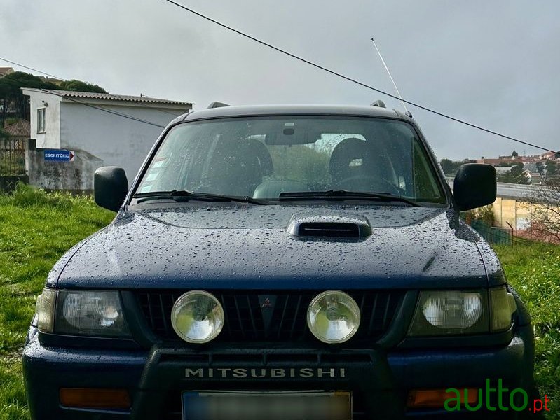 1999' Mitsubishi Pajero Sport photo #1