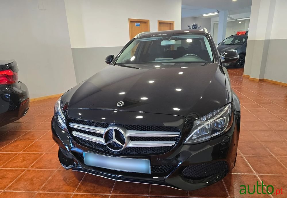 2017' Mercedes-Benz Classe C photo #2
