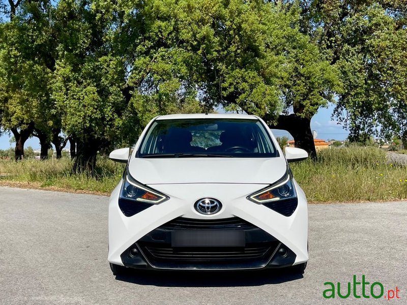 2020' Toyota Aygo photo #2