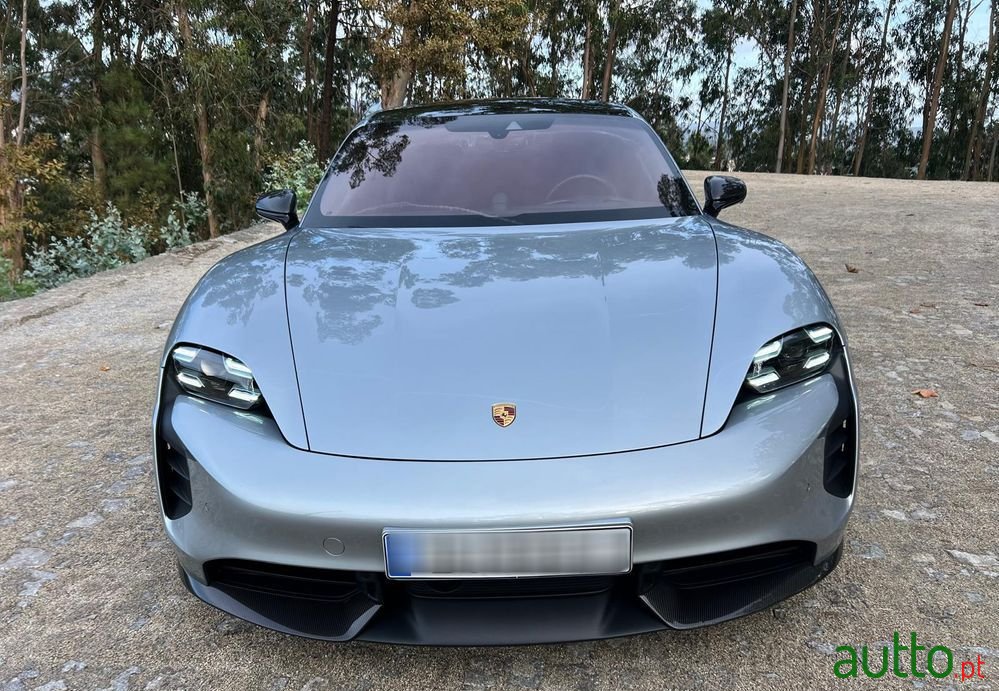 2020' Porsche Taycan Turbo S photo #3