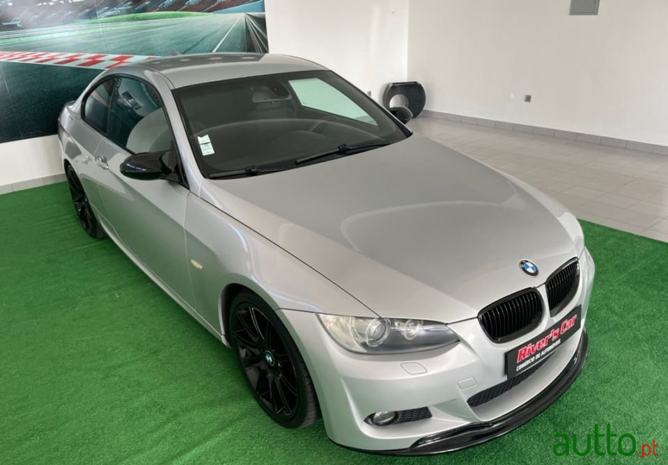 2008' BMW 320 photo #6