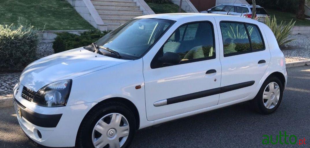 2002' Renault Clio Impecavel photo #1