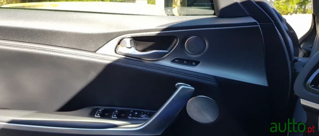 2020' Kia Stinger photo #4