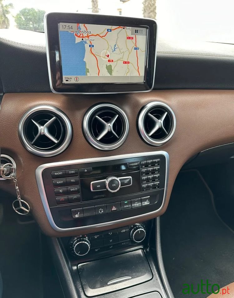 2014' Mercedes-Benz A 200 photo #6