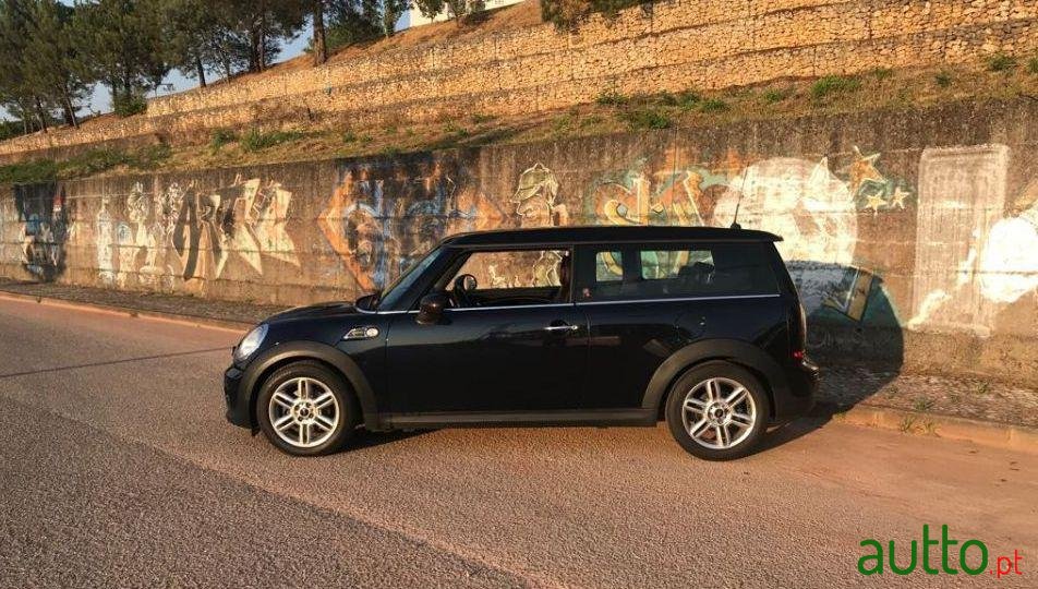 2011' MINI Clubman photo #3