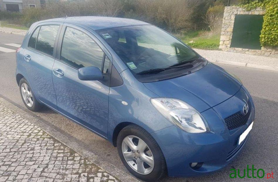 2005' Toyota Yaris 1.0 Vvt-I Sol photo #3