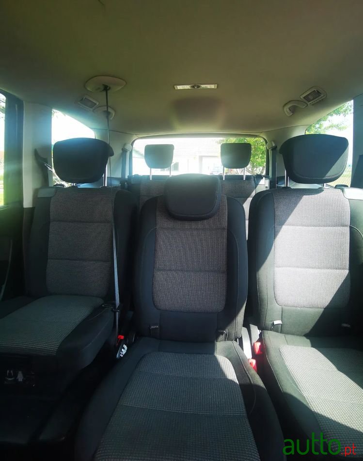 2013' Volkswagen Sharan photo #5