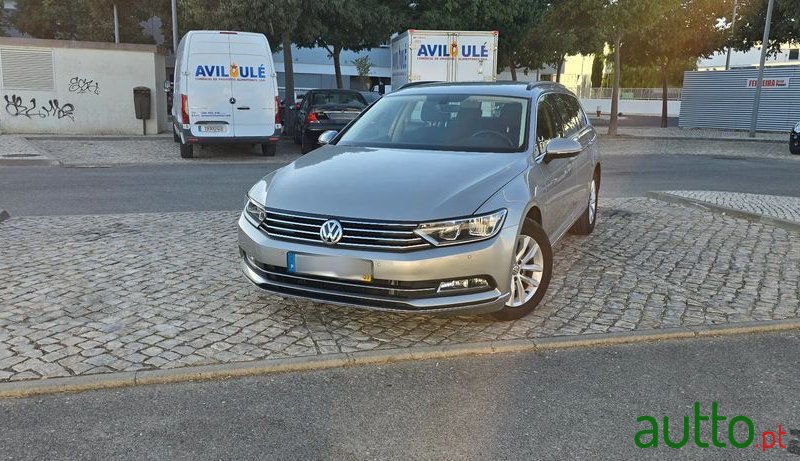 2017' Volkswagen Passat Variant photo #1