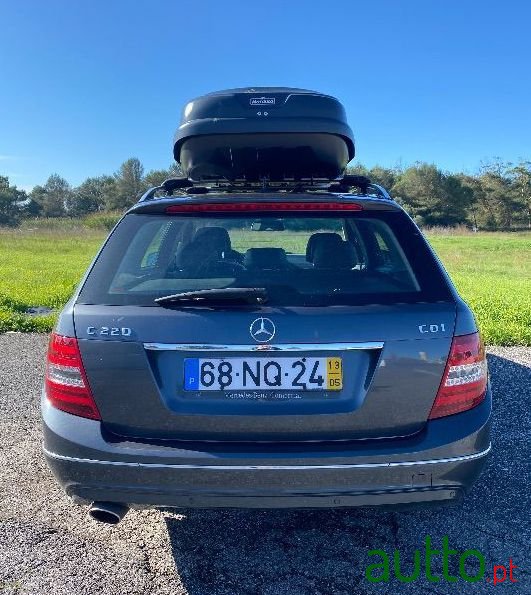 2013' Mercedes-Benz C-220 photo #2