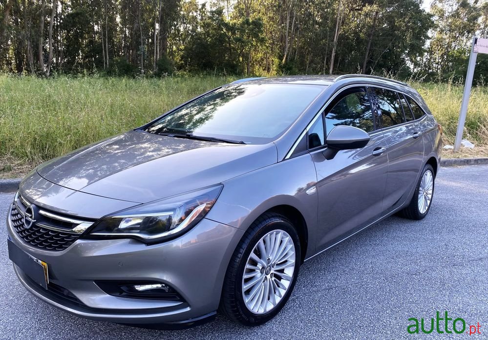 2017' Opel Astra Sports Tourer photo #2