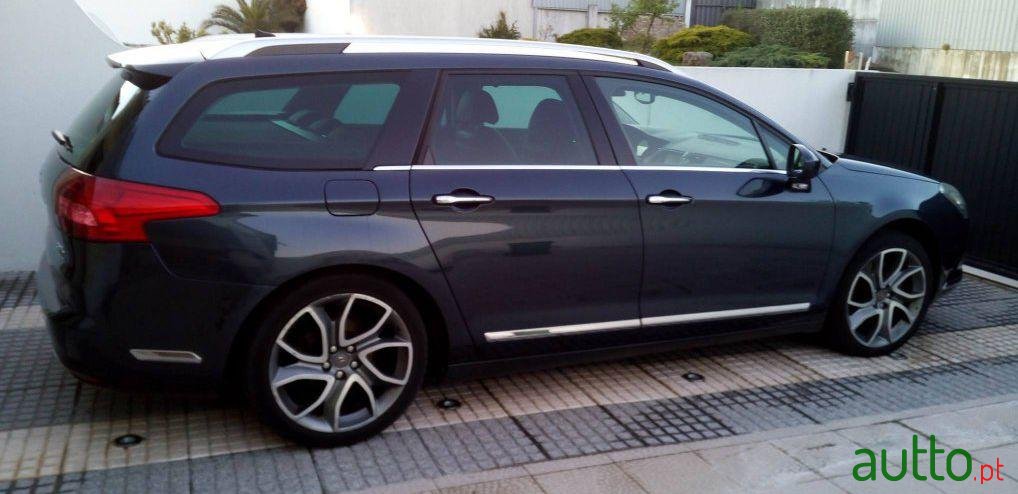 2009' Citroen C5 Tourer 2.7 photo #2