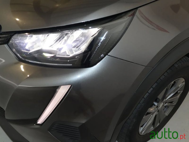 2020' Peugeot 2008 photo #6