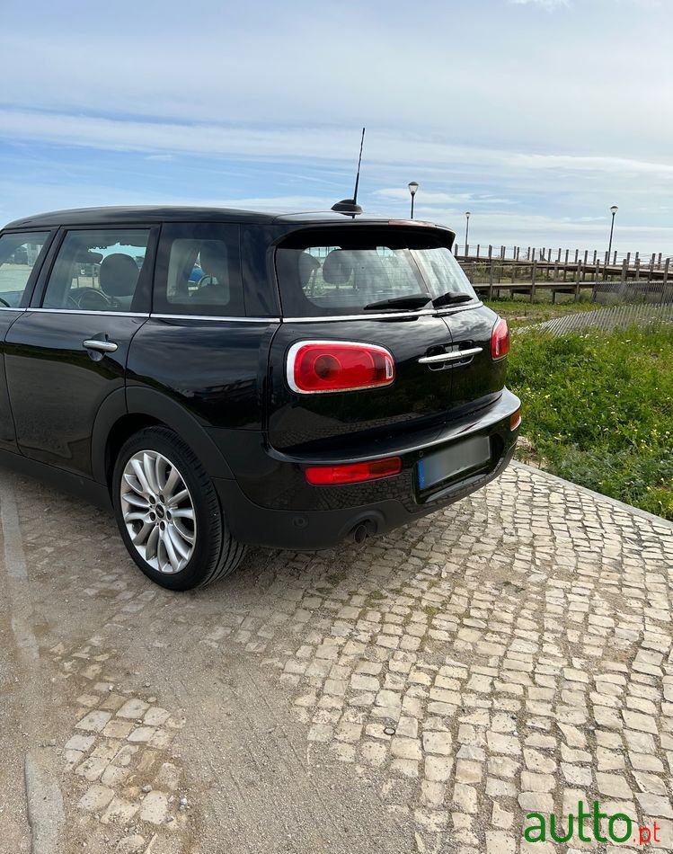 2019' MINI Clubman One D photo #5
