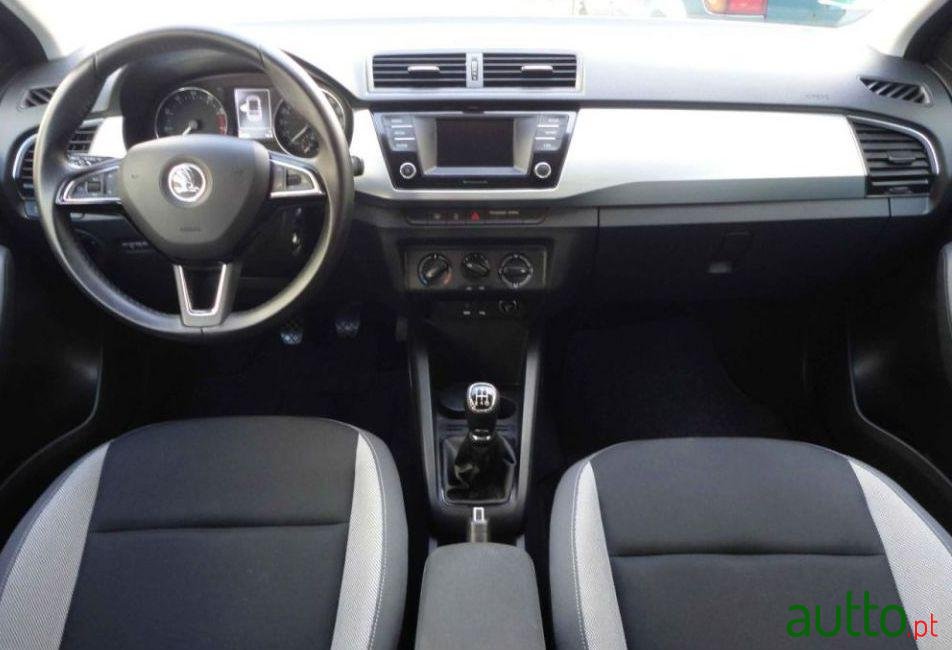 2015' Skoda Fabia-Break 1.0 Mpi Ambiente photo #1