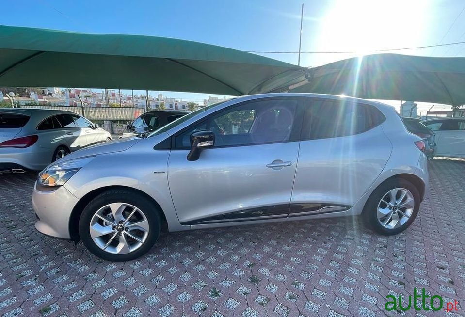 2016' Renault Clio photo #5