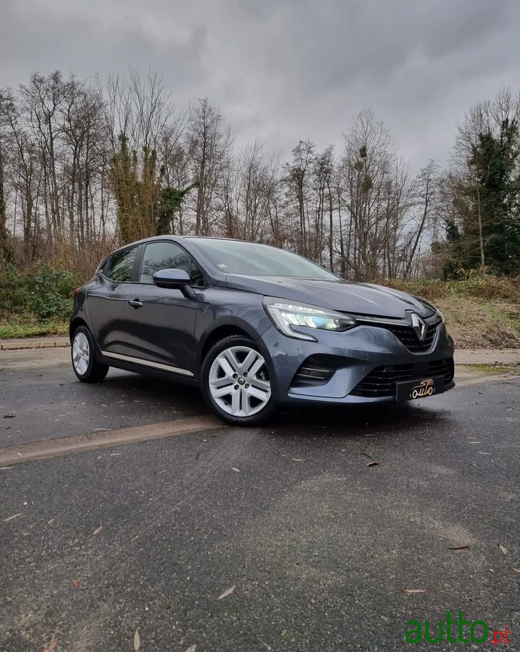 2021' Renault Clio photo #1