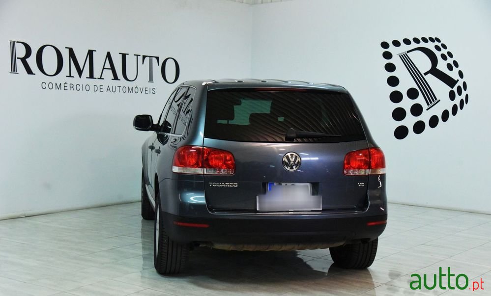 2005' Volkswagen Touareg photo #5