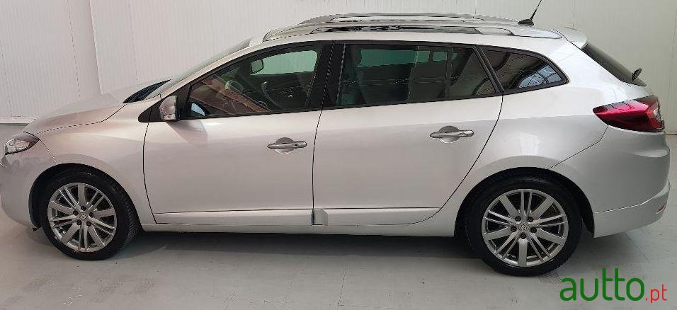 2012' Renault Megane Sport Tourer photo #1