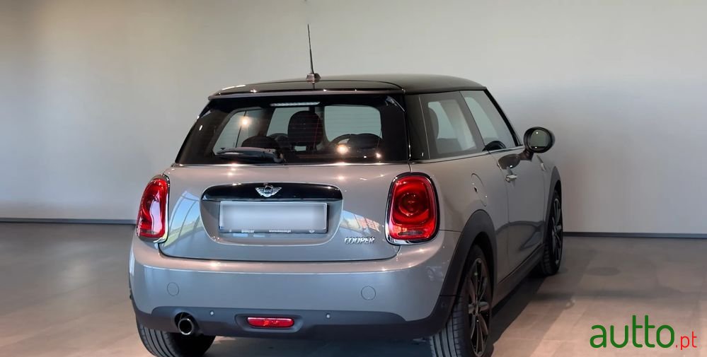 2016' MINI Cooper 3 Portas photo #5