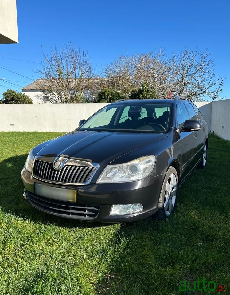 2010' Skoda Octavia Break photo #2