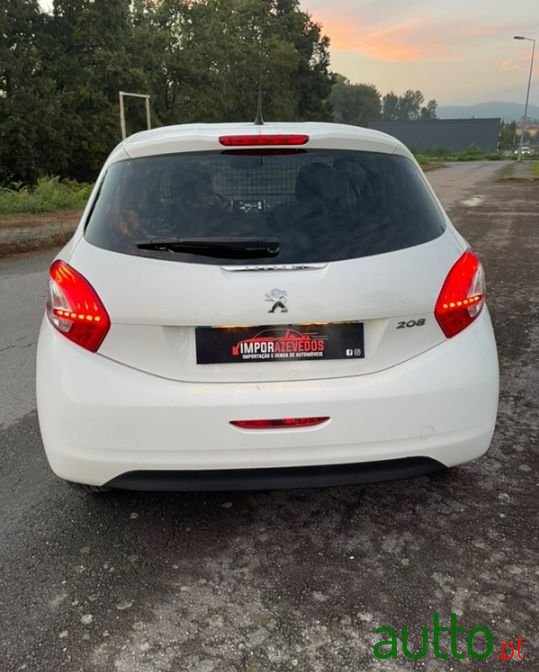 2014' Peugeot 208 photo #3