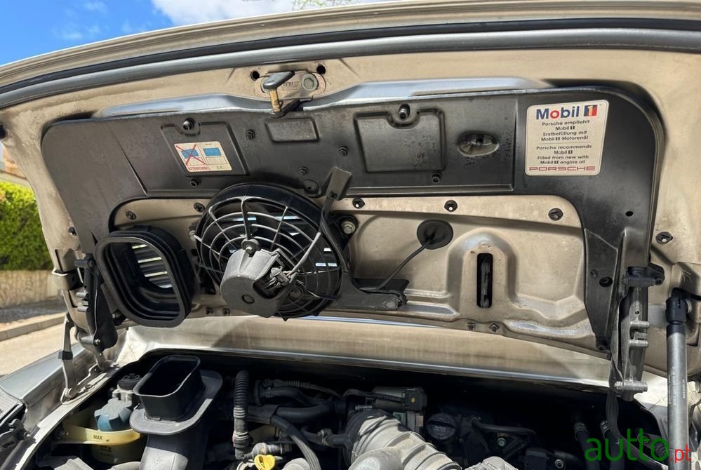 2002' Porsche 911 Carrera 4 photo #6