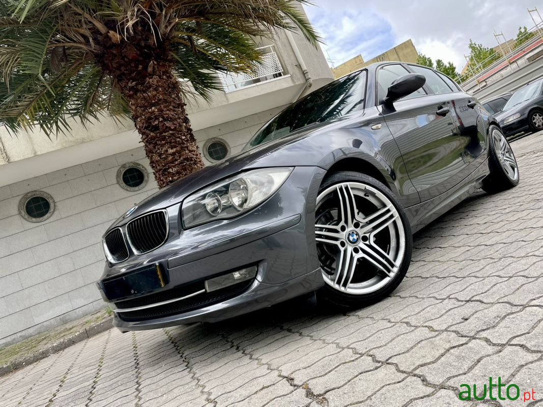 2008' BMW 118 photo #1