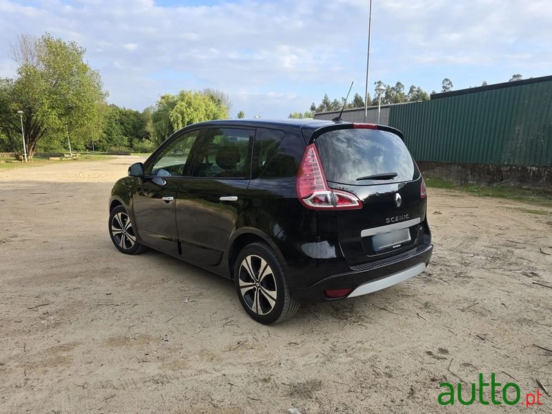 2011' Renault Scenic 1.5 Dci Bose Edtion photo #4
