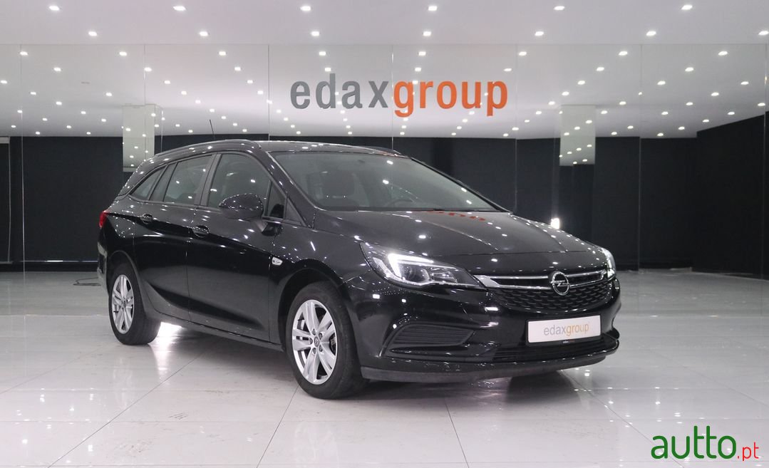 2017' Opel Astra Sports Tourer photo #1