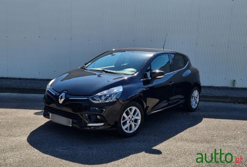 2019' Renault Clio photo #6