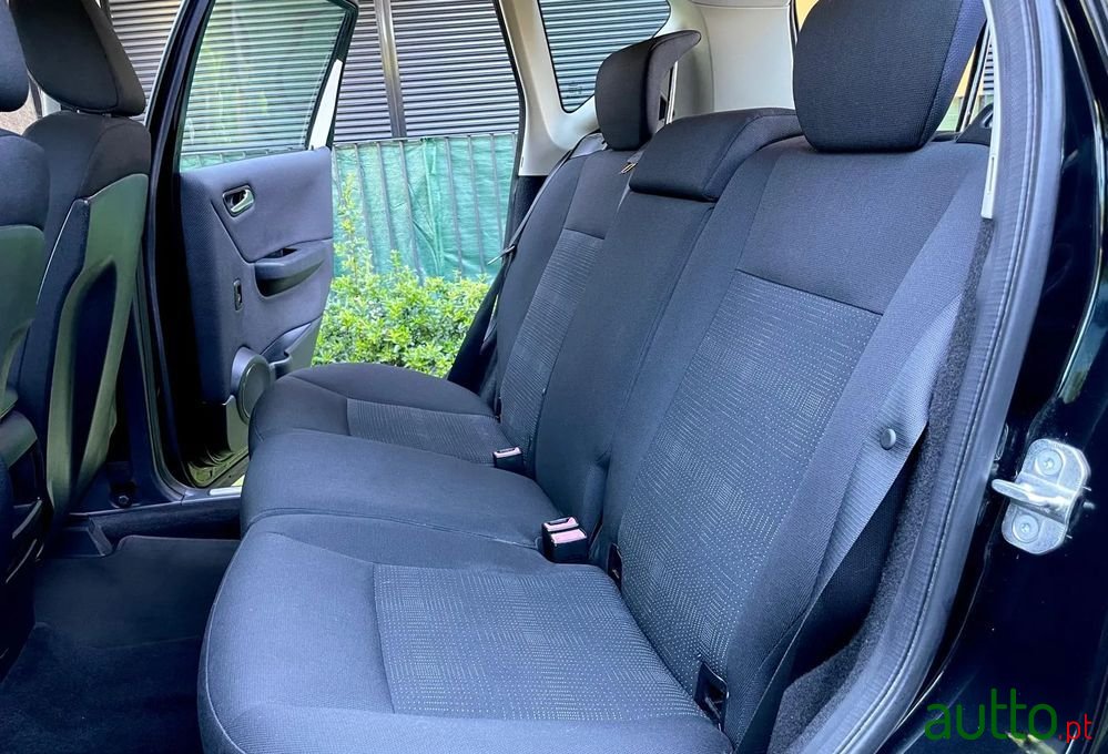 2009' Mercedes-Benz A 150 photo #5