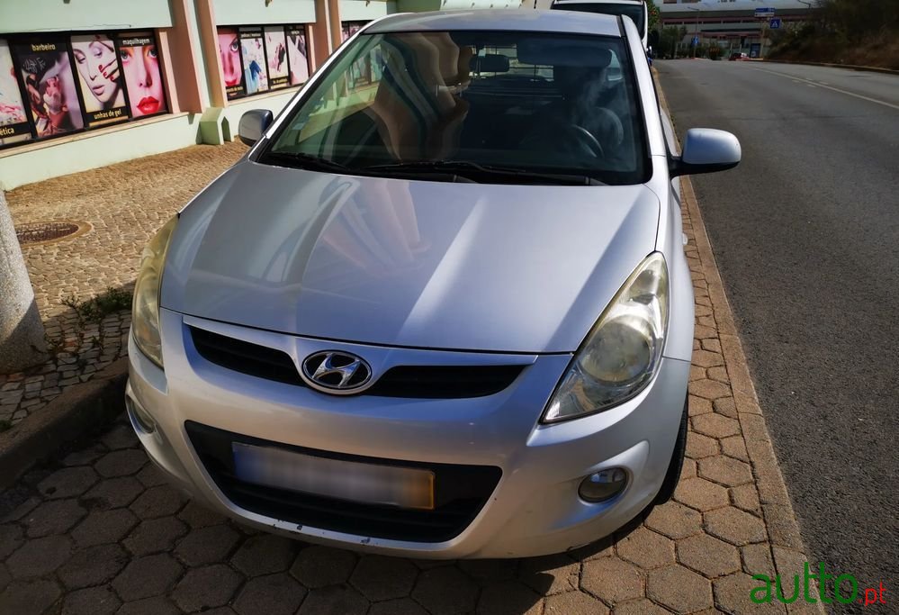 2010' Hyundai i20 photo #1