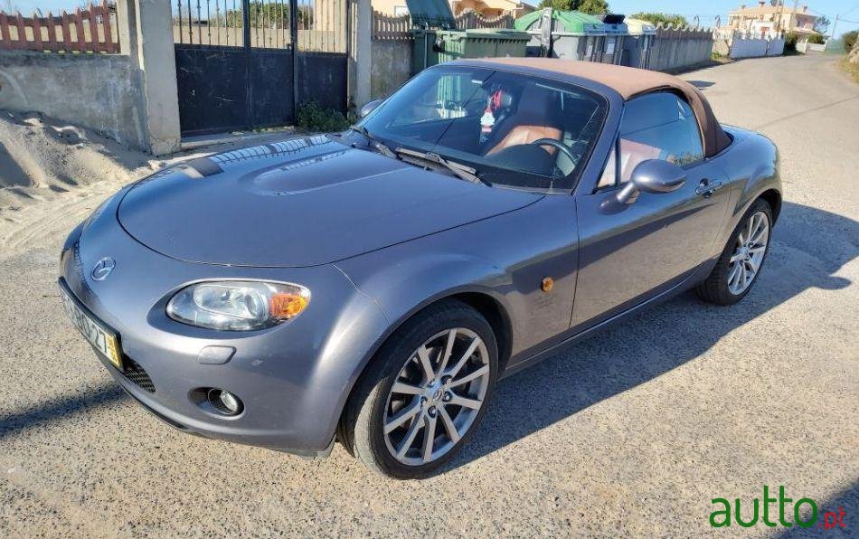 2006' Mazda MX-5 Cabrio photo #4