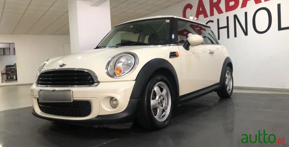 2011' MINI One D photo #2