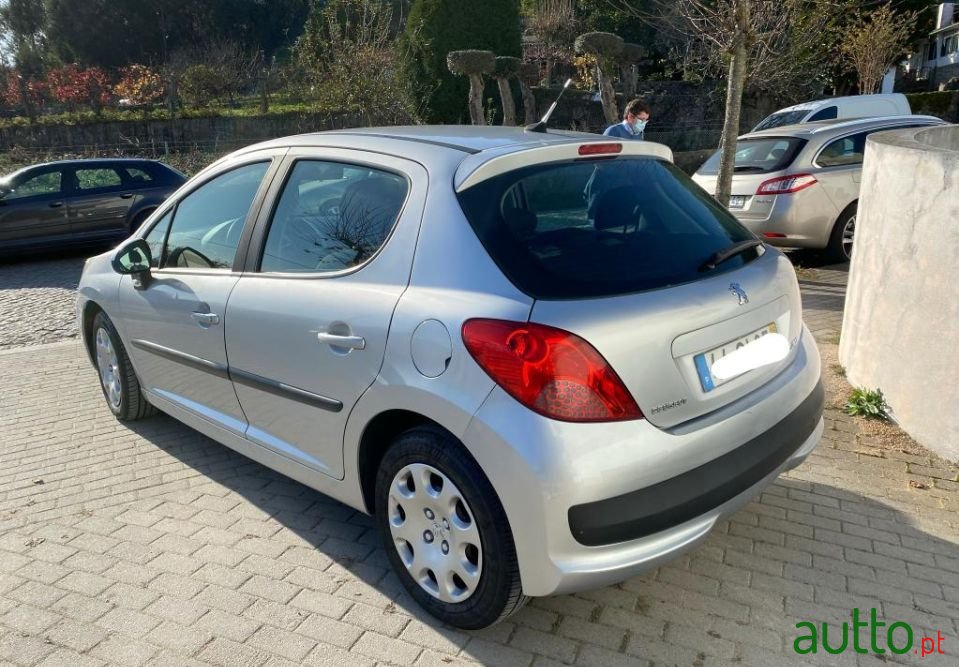 2006' Peugeot 207 photo #2