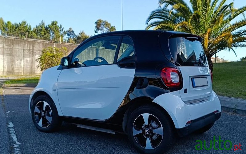 2023' Smart Fortwo Eq Passion photo #3