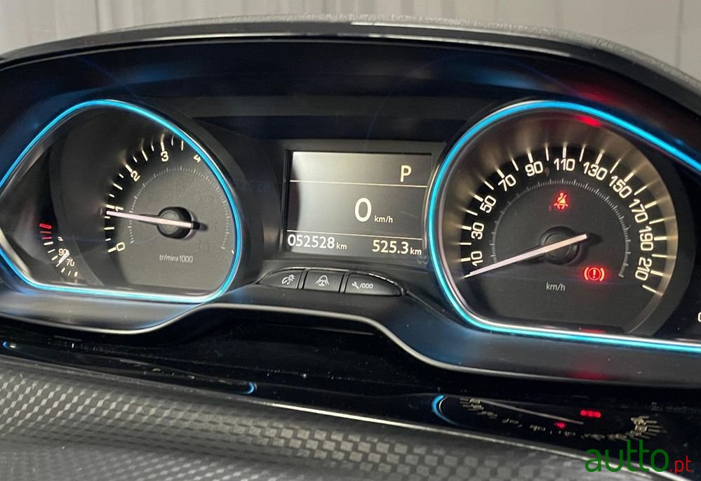 2017' Peugeot 2008 photo #6