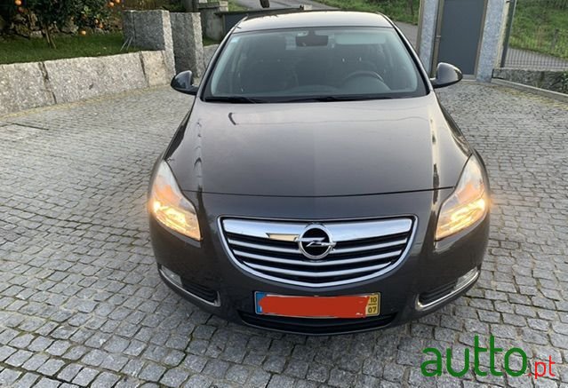 2010' Opel Insignia photo #2