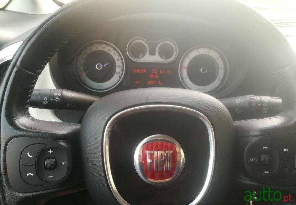 2015' Fiat 500L photo #3