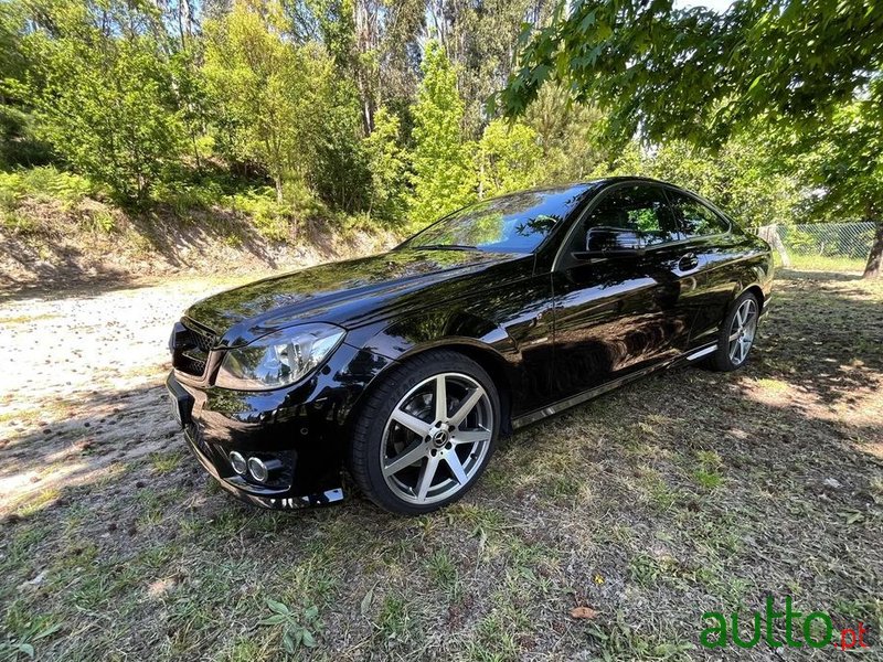 2011' Mercedes-Benz C 250 photo #1